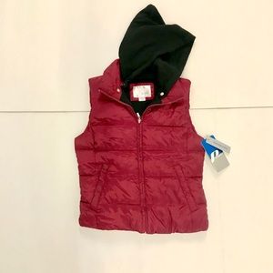 NWT. ProSpirit maroon athletic removable hood vest
